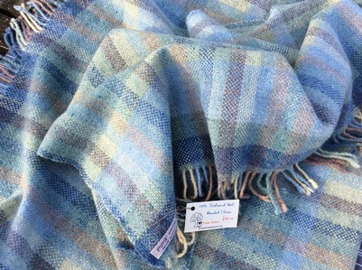 Plain weave double cloth Shetland wool fabric